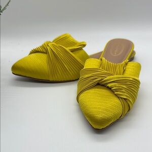 Scoop NYC Yellow Mules with Pointed Toe and Knotted Detail Sz 9